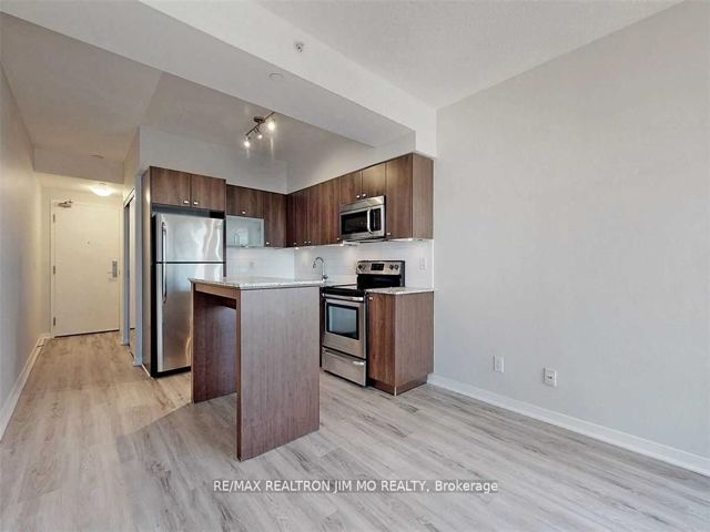 906 - 69 Lynn Williams St