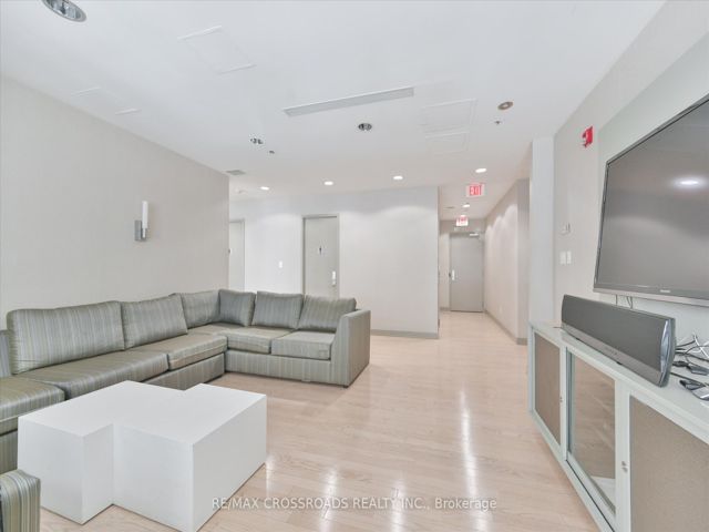 2109 - 126 Simcoe St