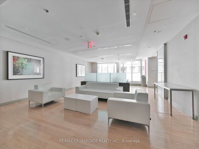 2109 - 126 Simcoe St