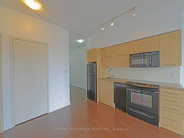 2109 - 126 Simcoe St
