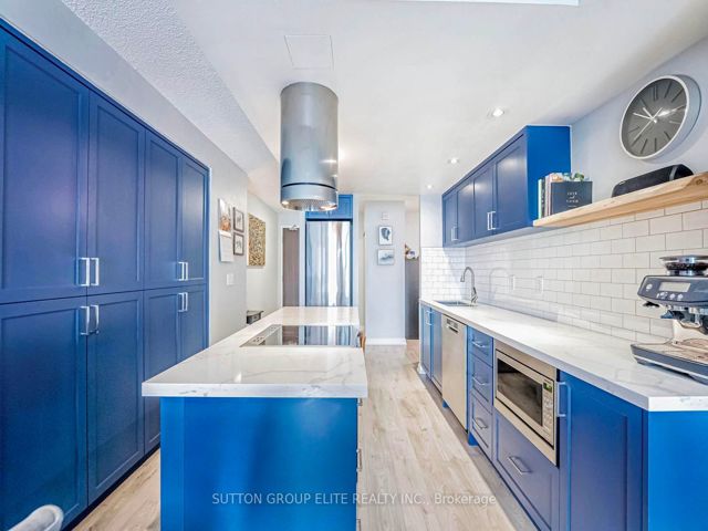 1611 - 38 Dan Leckie Way