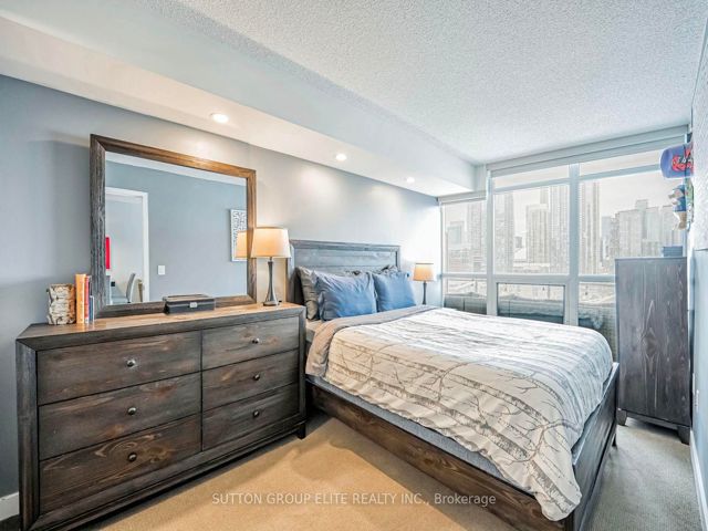 1611 - 38 Dan Leckie Way
