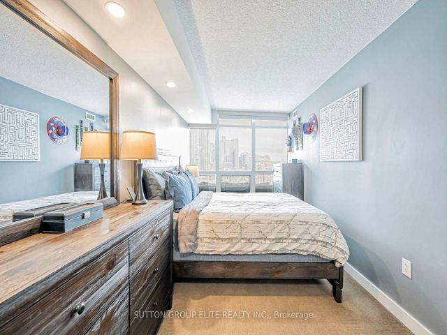 1611 - 38 Dan Leckie Way