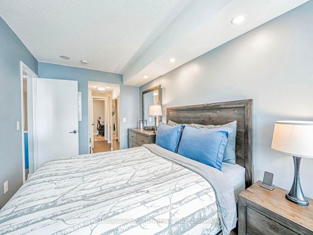 1611 - 38 Dan Leckie Way