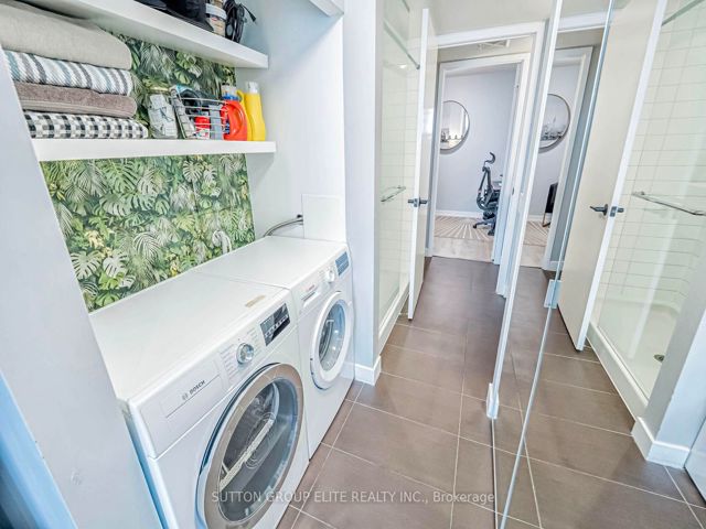 1611 - 38 Dan Leckie Way