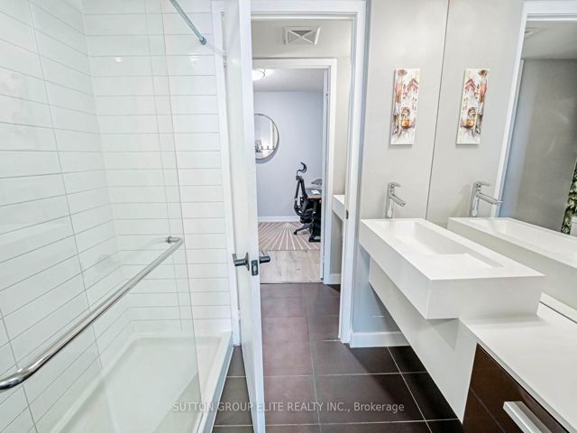1611 - 38 Dan Leckie Way