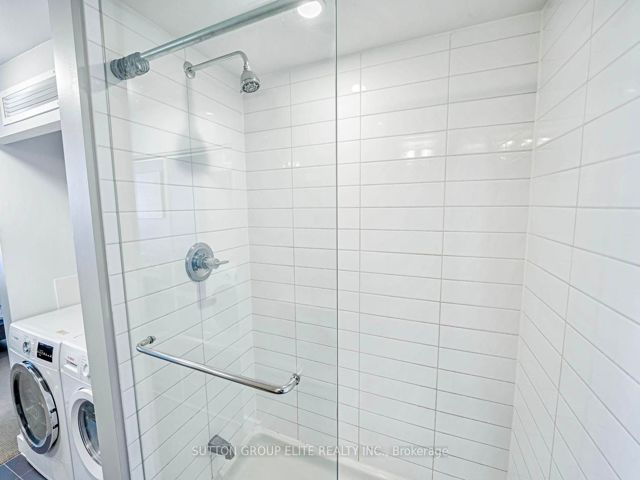 1611 - 38 Dan Leckie Way