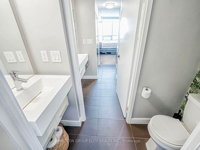 1611 - 38 Dan Leckie Way