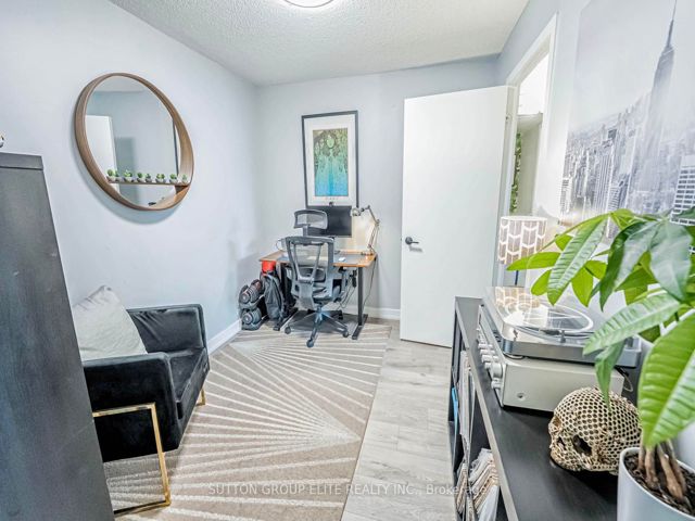 1611 - 38 Dan Leckie Way