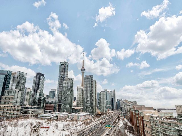 1611 - 38 Dan Leckie Way
