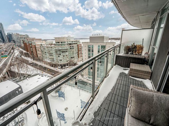 1611 - 38 Dan Leckie Way