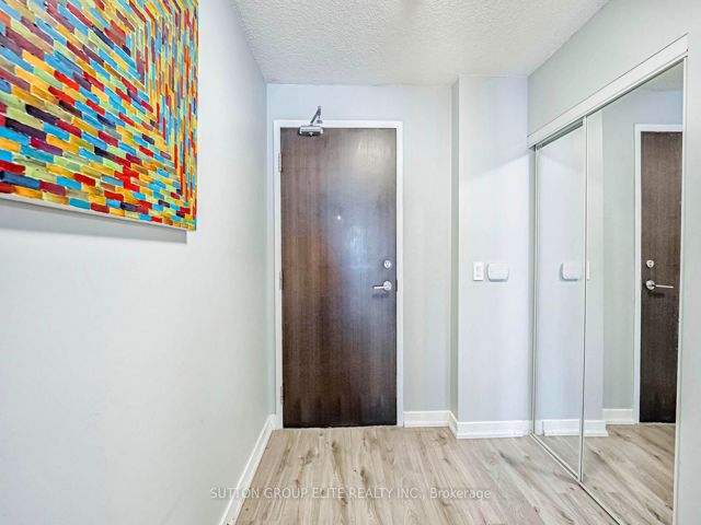 1611 - 38 Dan Leckie Way