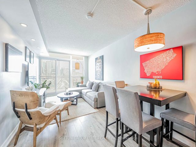 1611 - 38 Dan Leckie Way