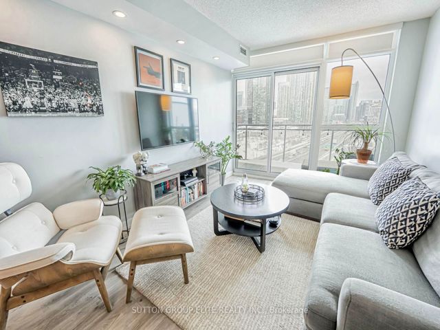 1611 - 38 Dan Leckie Way