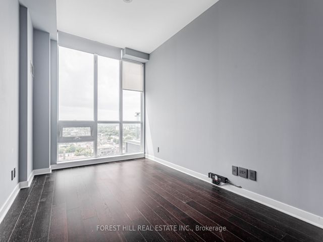 PH5 - 1171 Queen St W