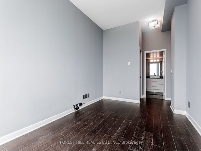 PH5 - 1171 Queen St W