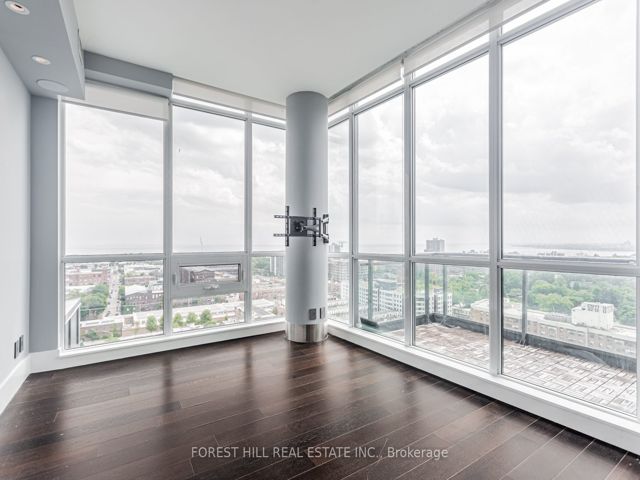 PH5 - 1171 Queen St W