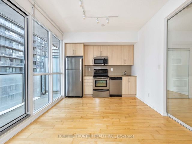 2111 - 65 Bremner Blvd
