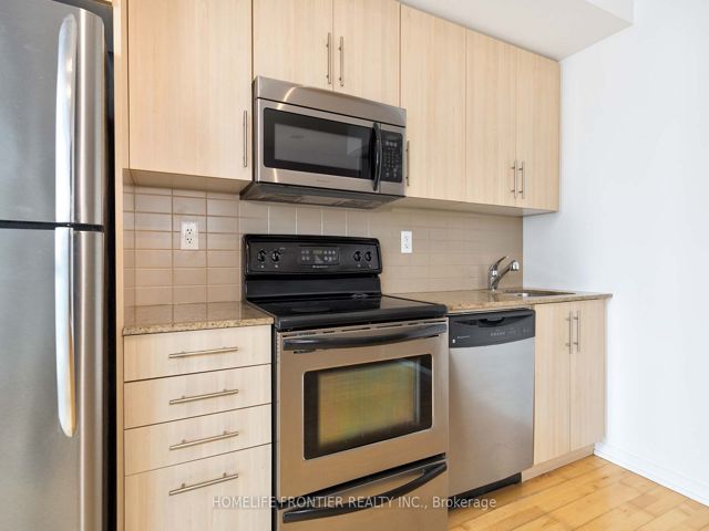 2111 - 65 Bremner Blvd