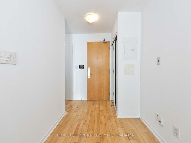 2111 - 65 Bremner Blvd