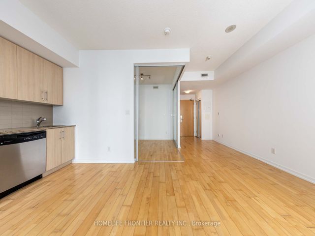 2111 - 65 Bremner Blvd