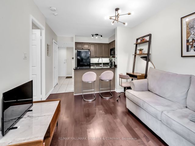 207 - 188 Redpath Ave