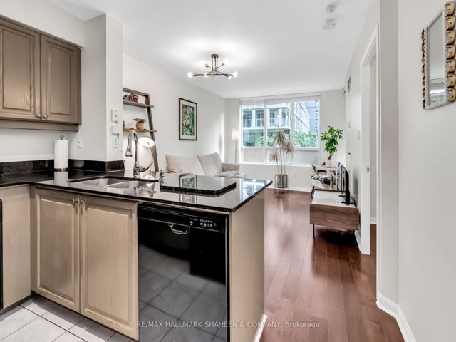 207 - 188 Redpath Ave