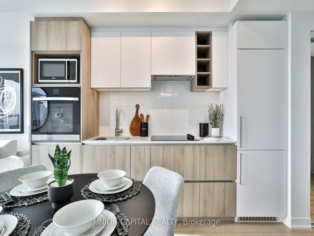 2916 - 319 Jarvis St