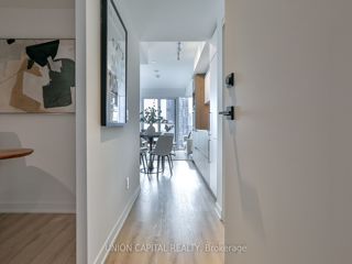 2916 - 319 Jarvis St