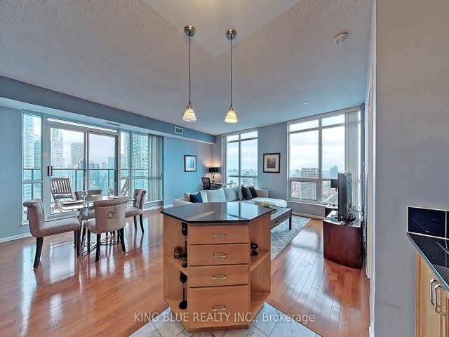 3804 - 18 Yonge St