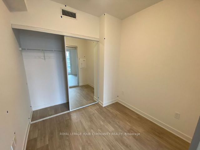 937 - 135 Lower Sherbourne St