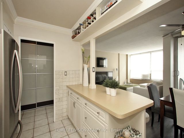 409 - 15 Vicora Linkway