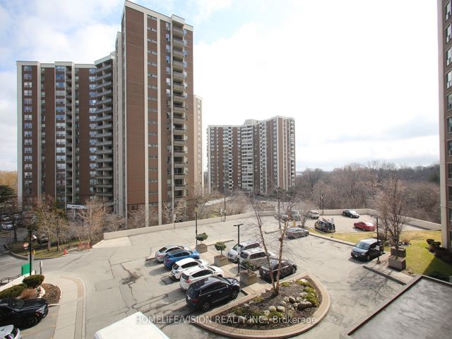 409 - 15 Vicora Linkway