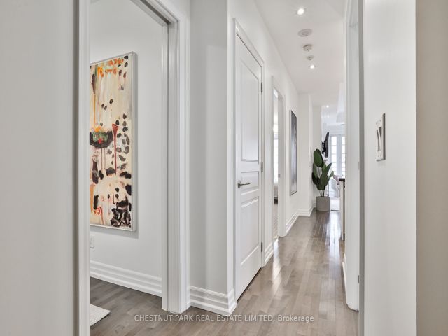 317 - 21 Burkebrook Pl