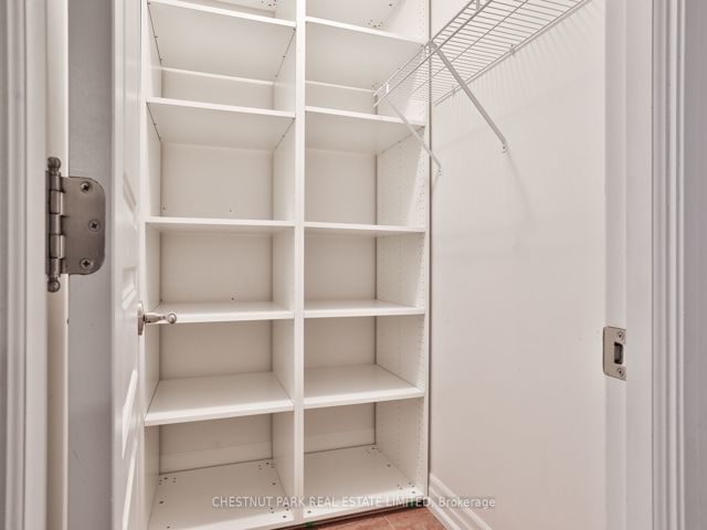 317 - 21 Burkebrook Pl