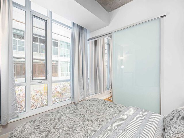 206 - 75 Portland St
