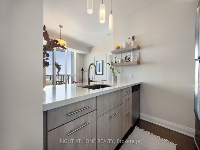 1503 - 530 St Clair Ave