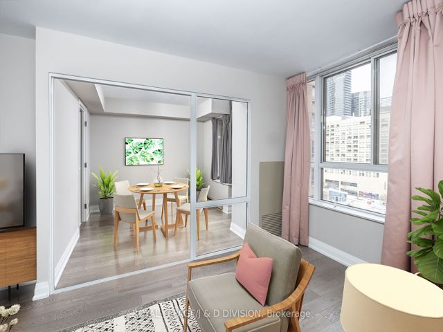 1004 - 717 Bay St