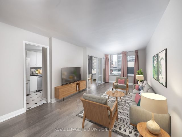 1004 - 717 Bay St