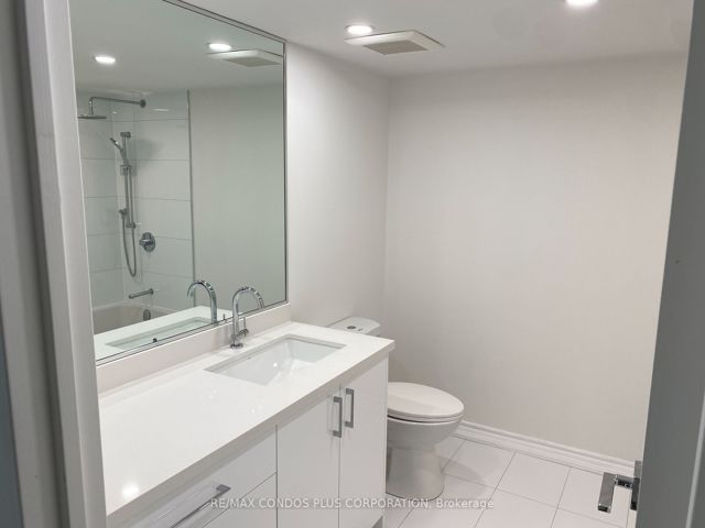 2418 - 55 Harbour Sq