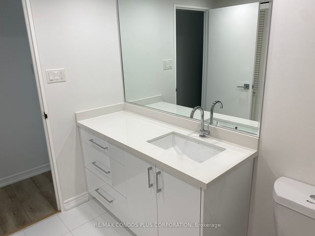 2418 - 55 Harbour Sq