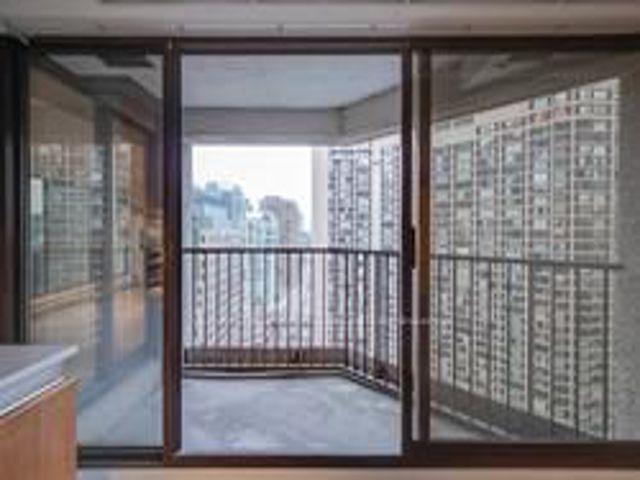2418 - 55 Harbour Sq