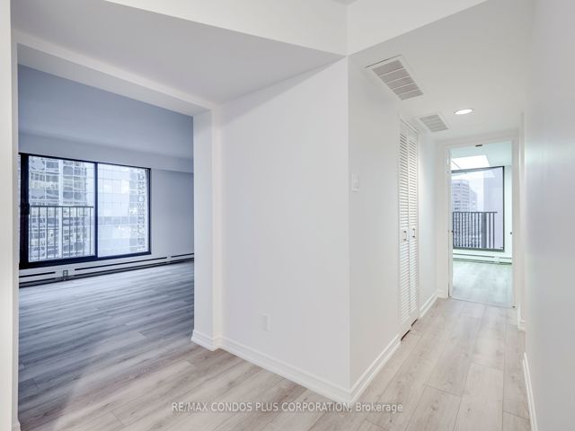 2418 - 55 Harbour Sq