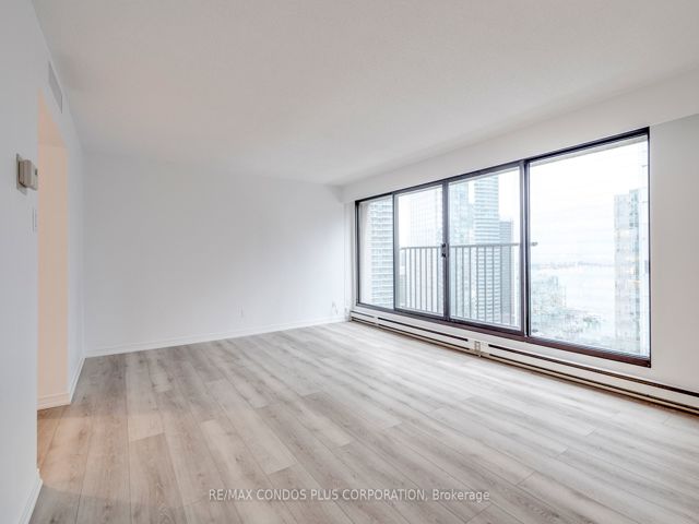 2418 - 55 Harbour Sq