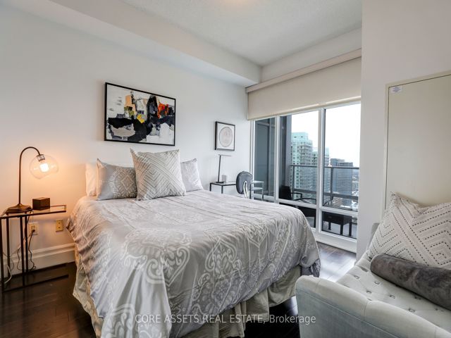 3712 - 2191 Yonge St