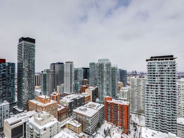 3712 - 2191 Yonge St