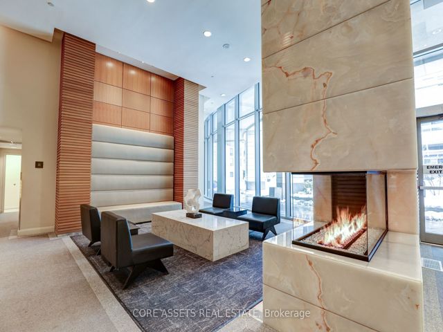 3712 - 2191 Yonge St