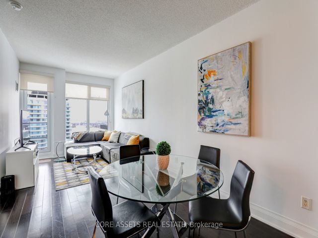 3712 - 2191 Yonge St
