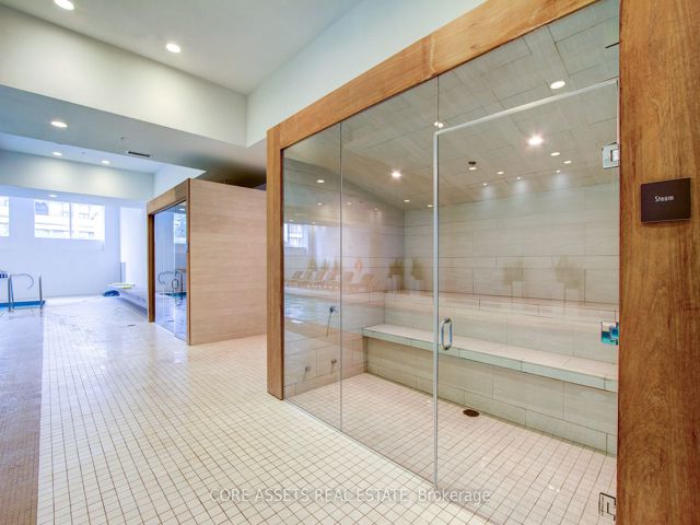 3712 - 2191 Yonge St