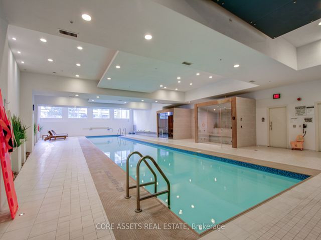 3712 - 2191 Yonge St